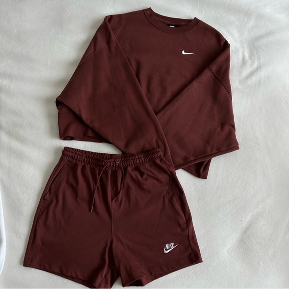 Nike Women's Crew Neck Sweater - Maroon - Picture 3 of 7